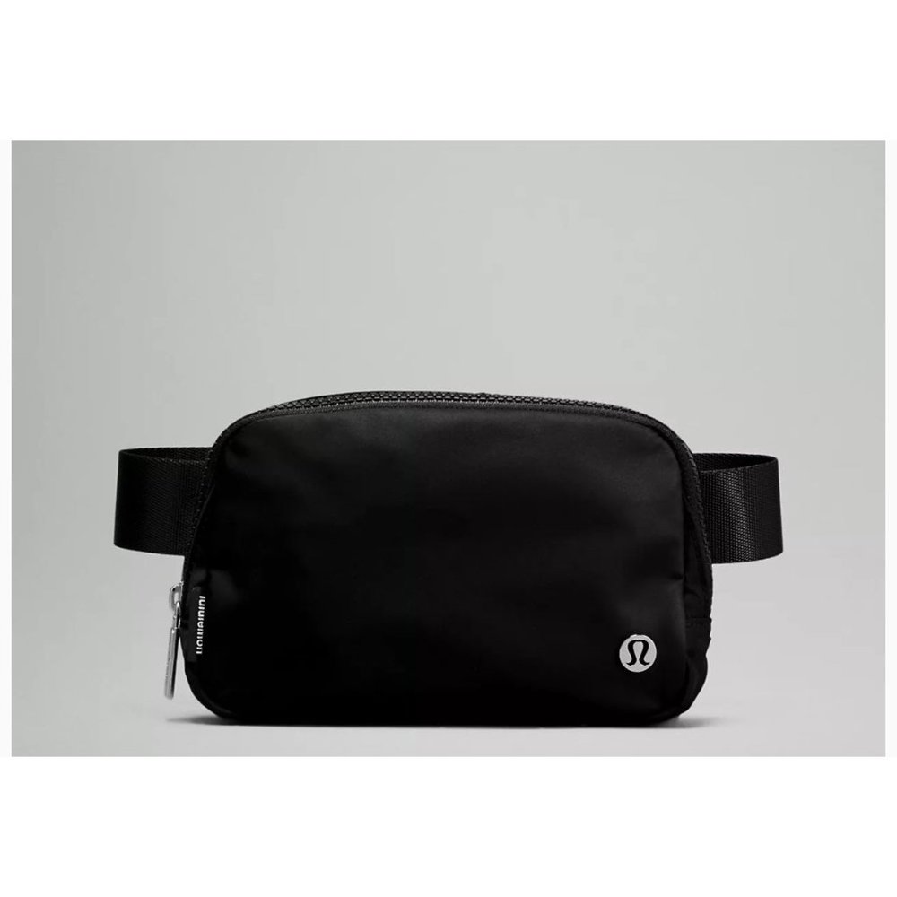 Black lululemon everywhere belt bag NWT